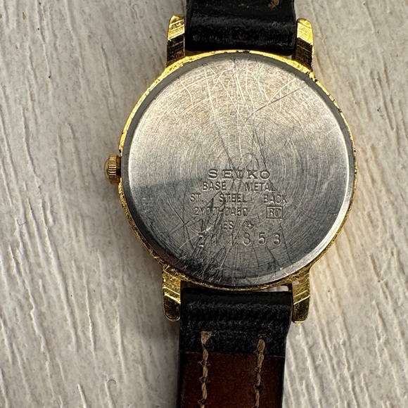 Seiko Gold and Black Women's Watch - Picture 3 of 8